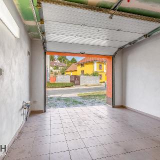 Prodej garáže 24 m² Uherské Hradiště, 