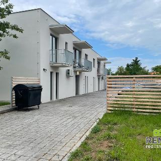 Pronájem bytu 2+kk 55 m² Veselí nad Moravou, náměstí 24. dubna