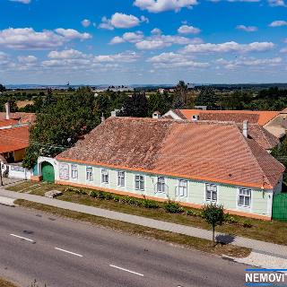 Prodej hotelu a penzionu 1 093 m² Lesná