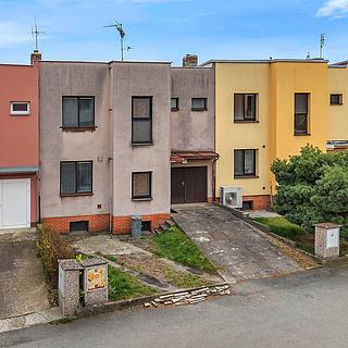Prodej rodinného domu 135 m&sup2; Dolní Újezd