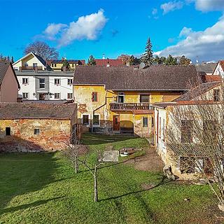 Prodej rodinného domu 290 m&sup2; Tlučná