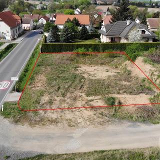 Prodej stavební parcely 690 m² Zlatá