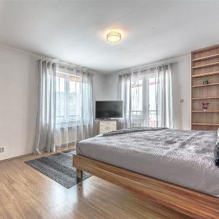 Prodej rodinného domu 315 m² Praha, Březovická