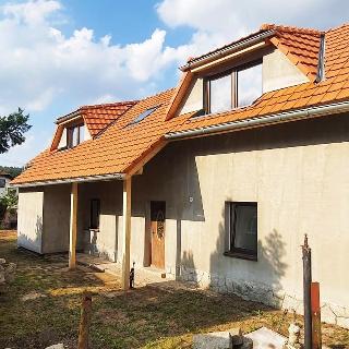 Prodej rodinného domu 158 m² Černé Voděrady, nám. lípy svobody