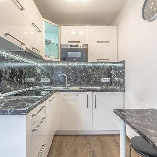 Prodej činžovního domu 315 m² Praha, Březovická