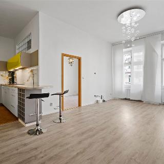 Pronájem bytu 3+kk 72 m² Praha, Legerova