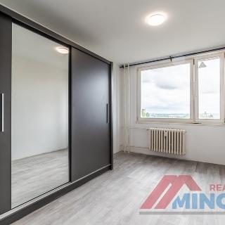 Prodej bytu 3+1 70 m² Praha, Ciolkovského