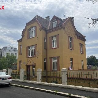 Prodej bytu 2+kk 87 m² Karlovy Vary, Petřín