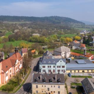Prodej rodinného domu 688 m² Valeč