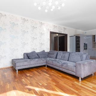 Prodej bytu 3+kk 99 m² Karlovy Vary, Pražská silnice