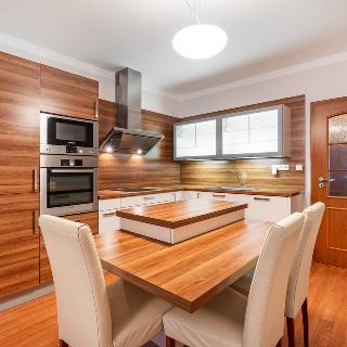 Prodej bytu 3+kk 77 m² Karlovy Vary, Zámecký vrch