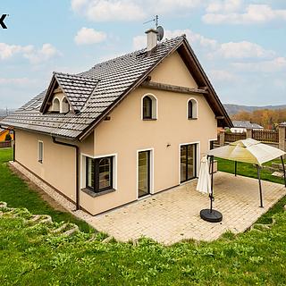 Prodej rodinného domu 205 m&sup2; Jenišov