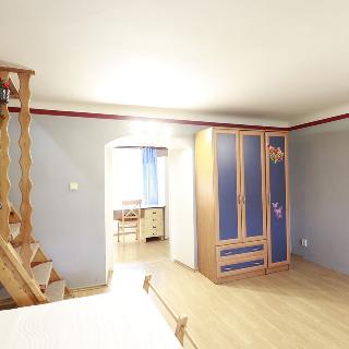 Pronájem bytu 3+1 70 m² Nová Role, Luční