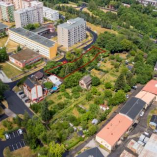 Prodej stavební parcely 1700 m&sup2; Karlovy Vary