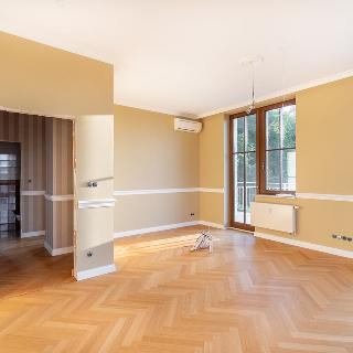 Prodej bytu 4+kk 206 m² Karlovy Vary, Svahová