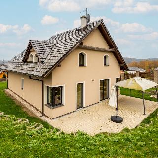 Prodej rodinného domu 205 m² Jenišov, K Rohu