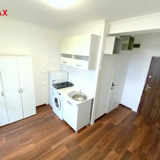 Pronájem bytu 1+kk a garsoniéry 13 m² Karlovy Vary, Fibichova