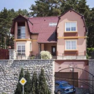 Prodej rodinného domu 450 m² Dalovice
