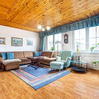 Prodej bytu 5+kk 123 m² Karlovy Vary, Sluneční