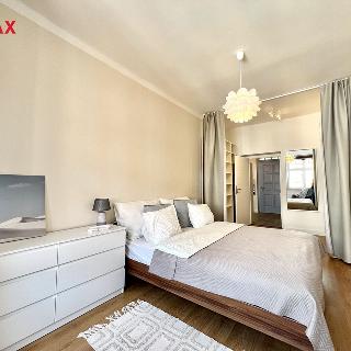 Pronájem bytu 2+1 63 m² Karlovy Vary, Vítězná