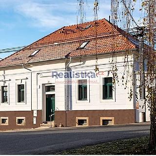 Pronájem bytu 2+kk 58 m&sup2; Starý Plzenec