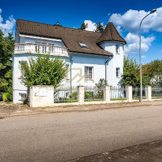 Pronájem rodinného domu 313 m² Hluboká nad Vltavou, Smetanova