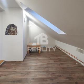 Pronájem bytu 5+1 a více 100 m² Skočice