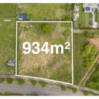 Prodej stavební parcely 934 m² Zbuzany, Návětrná