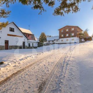 Prodej hotelu a penzionu 2 705 m² Dolní Moravice