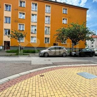 Pronájem bytu 2+1 48 m² Pardubice, Benešovo náměstí