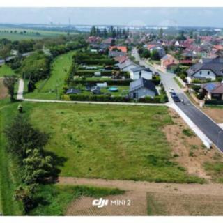 Prodej stavební parcely 700 m² Buštěhrad