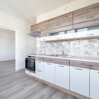 Prodej bytu 2+1 61 m² Kadaň, Školní