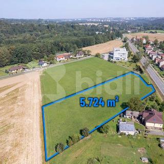 Prodej stavební parcely 5 724 m² Ropice, 