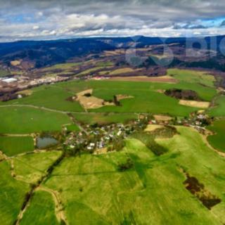 Prodej stavební parcely 2082 m&sup2; Ostrov