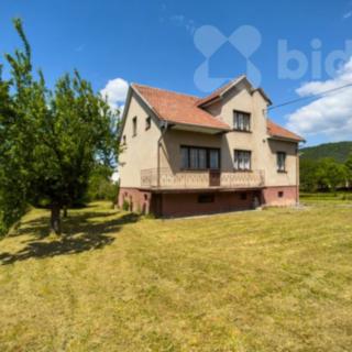 Prodej rodinného domu 200 m² Lukov