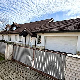 Prodej rodinného domu 353 m&sup2; Pečky