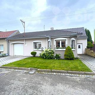 Prodej rodinného domu 260 m&sup2; Velké Bílovice