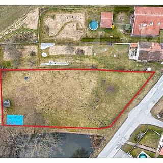 Prodej stavební parcely 1627 m&sup2; Pištín