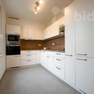 Prodej bytu 3+kk 75 m² Praha Veleslavín, Na okraji