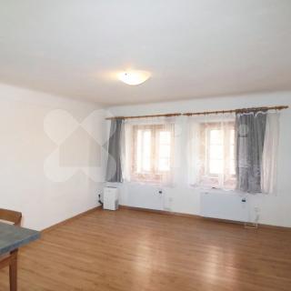 Pronájem bytu 1+kk a garsoniéry 33 m² České Budějovice, Panská