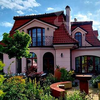 Prodej rodinného domu 256 m&sup2; Středokluky