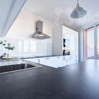 Prodej bytu 2+kk 73 m² Praha, Tlumačovská