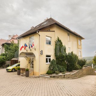 Prodej rodinného domu 600 m² Znojmo, Na Valech