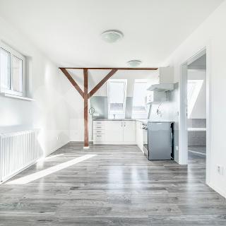 Pronájem bytu 2+kk 45 m² Klášterec nad Ohří, Husova