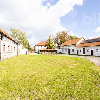 Prodej zemědělské usedlosti 1288 m² Polerady