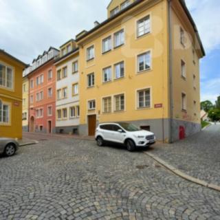 Prodej bytu 5+1 a více 49 m² Cheb, Růžová