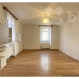 Prodej bytu 2+1 65 m² Sadská, Kostelní