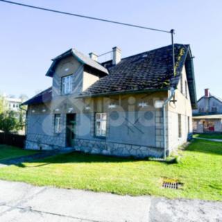 Prodej rodinného domu 199 m² Dvorce