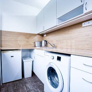 Prodej bytu 1+kk a garsoniéry 27 m² Hradec Králové, Polní