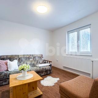 Prodej bytu 4+1 66 m² Útušice, 